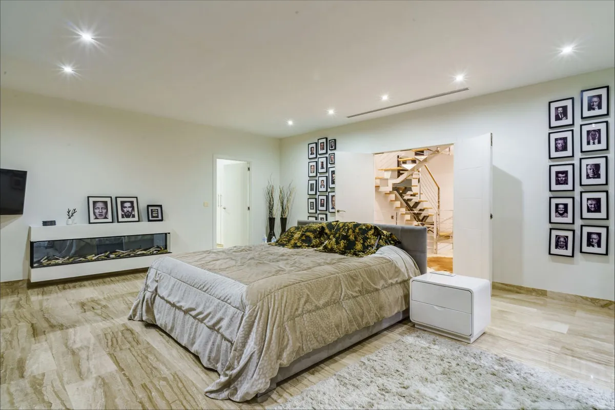 6c6779fd-9fce-40ce-9757-e4798a444ae4