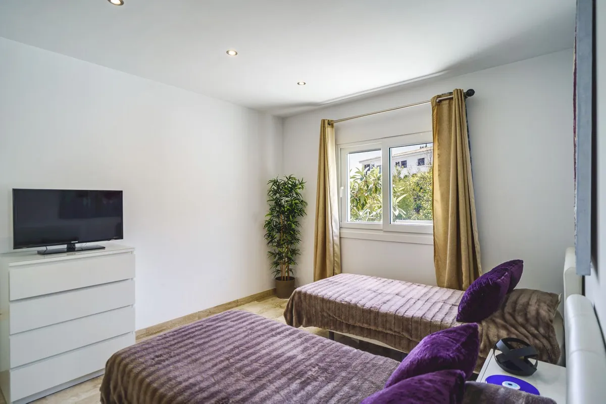 75381239-f698-46d0-a371-76adb0536092