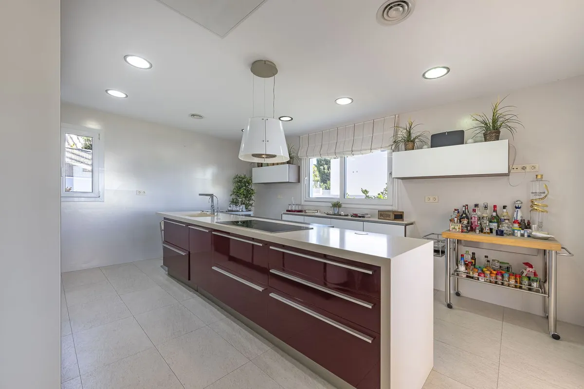 0fd9c94c-8985-488a-bfaf-25ecd4a8c6e1