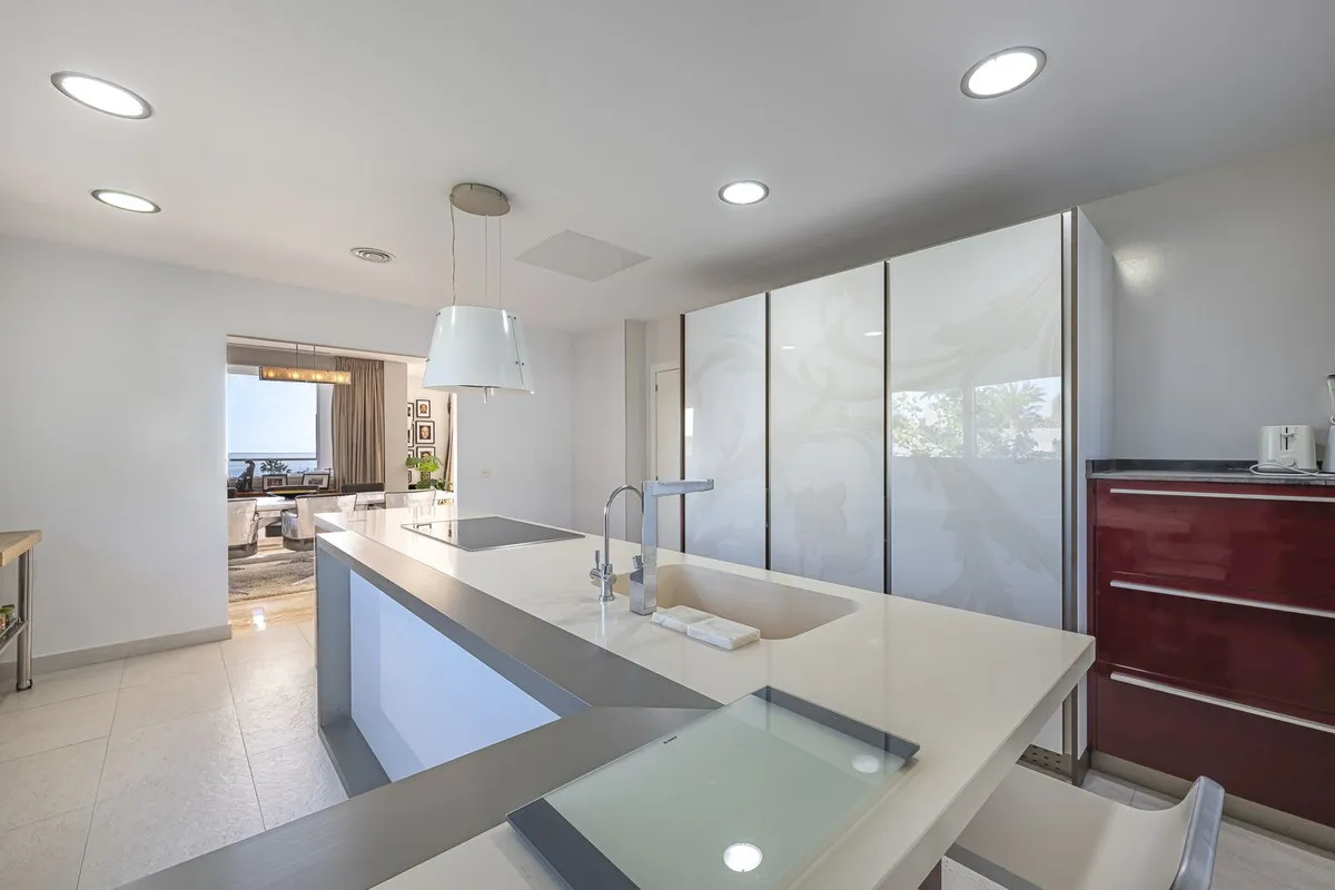 821d4fb4-b494-45e4-872e-c551a3e5a314