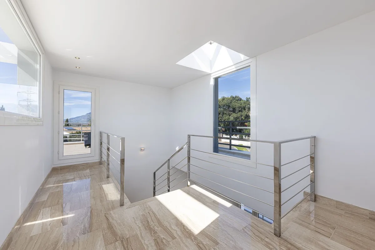 8fb6913d-4564-4d14-b1ee-32c57a9501dc