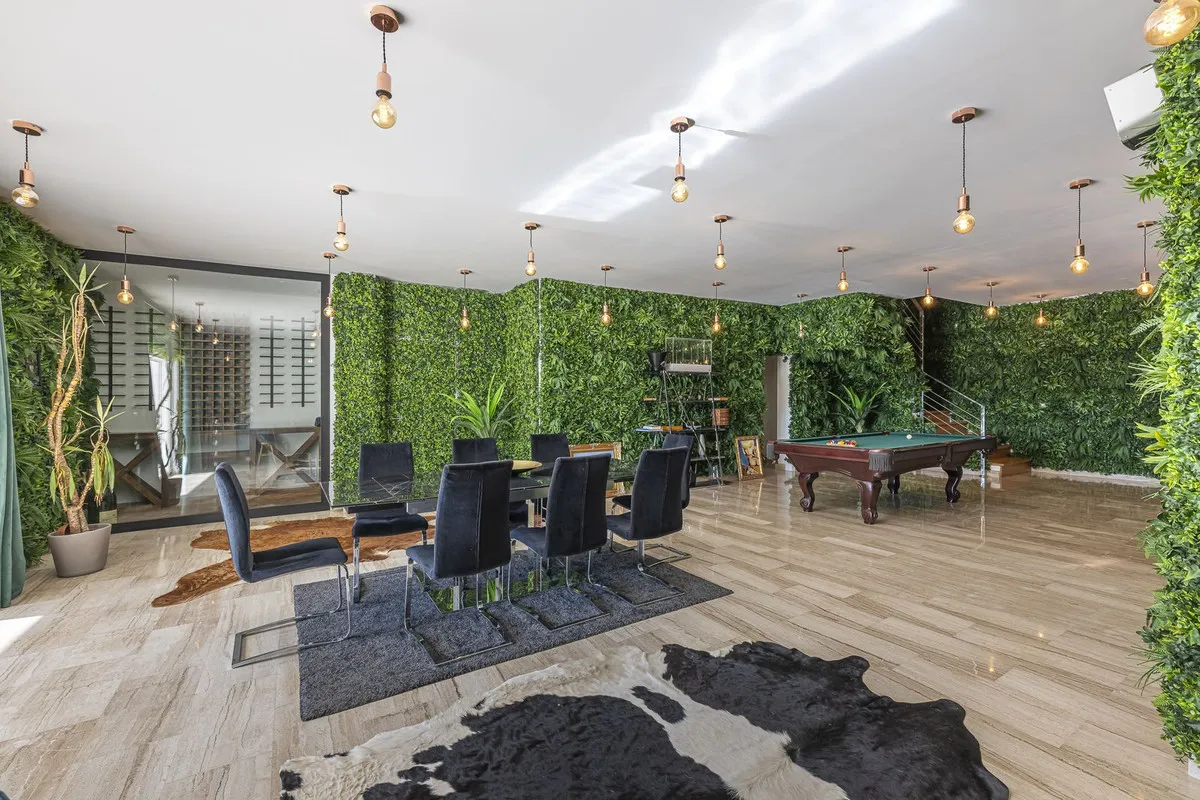 b827c8f9-aa7b-40e6-9900-ad3709067609