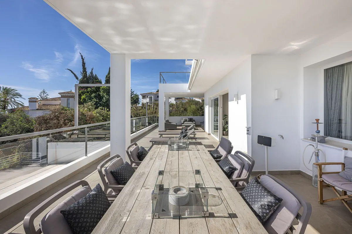 f836d553-66d8-4b43-883f-8812ba25b3cc