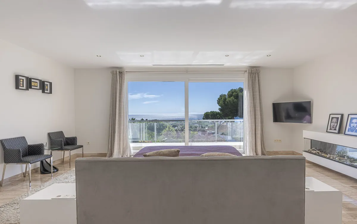 f9285b63-d5b9-4dcb-bc53-523961dfcf0c