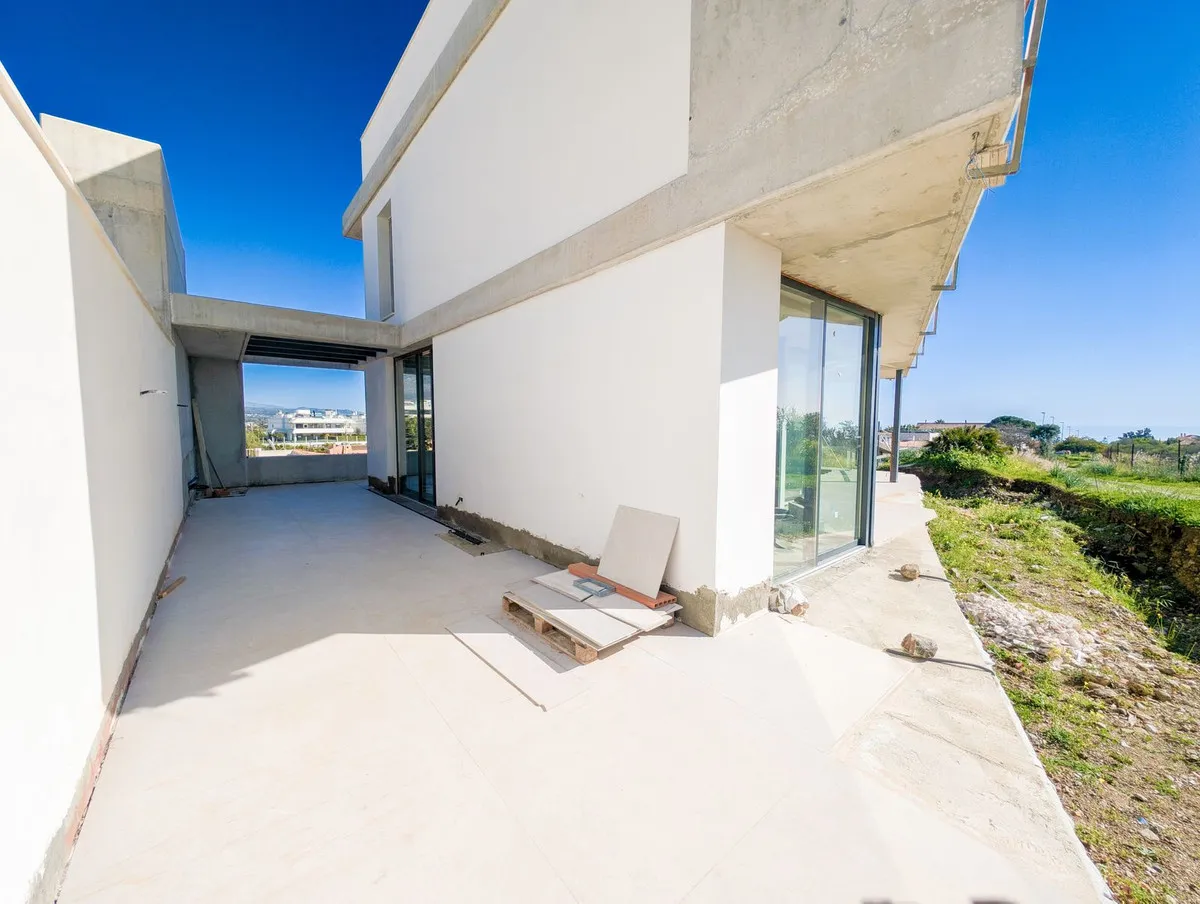 dc1db0dd-e077-43b5-91e4-d1a8c71633e5