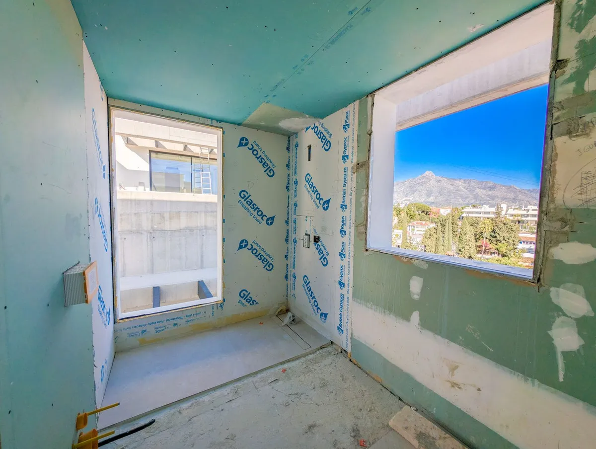 e0dc4e34-8ca9-4b40-b7d7-8f12817f92e6