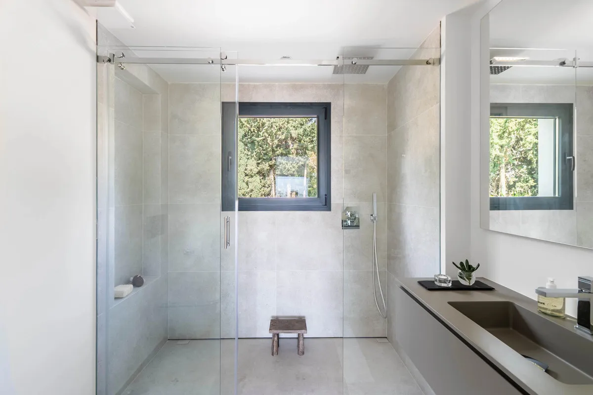 c030b82e-4750-4f9d-bc86-c86f38146986