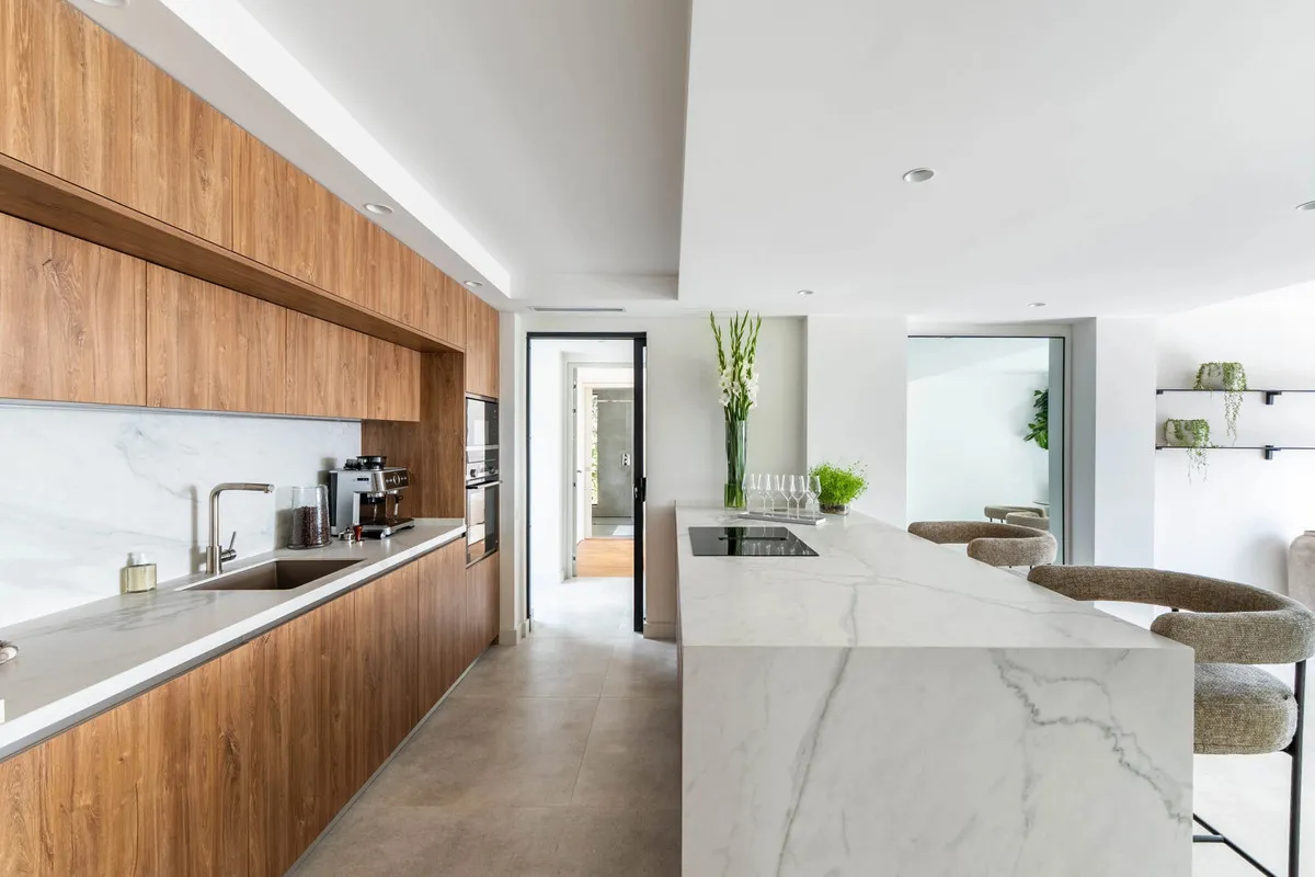 eb16b7b8-f424-46ef-ab6f-1abfaf1e6145