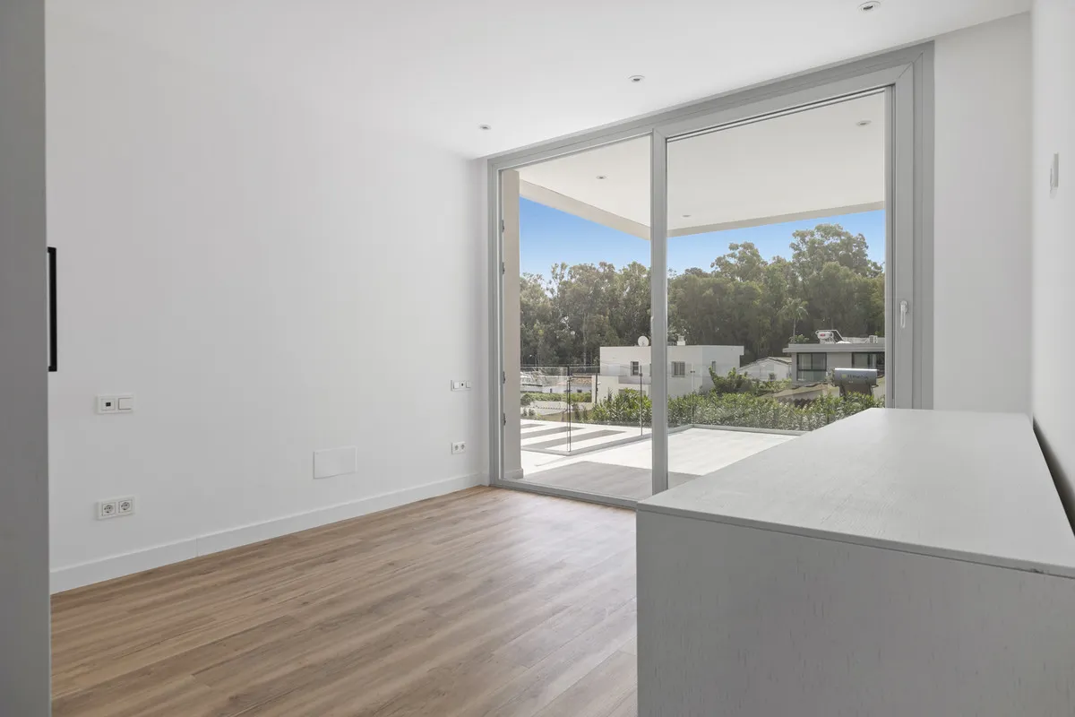 005e9a60-d5fe-49ab-8b33-12b833ce87bc