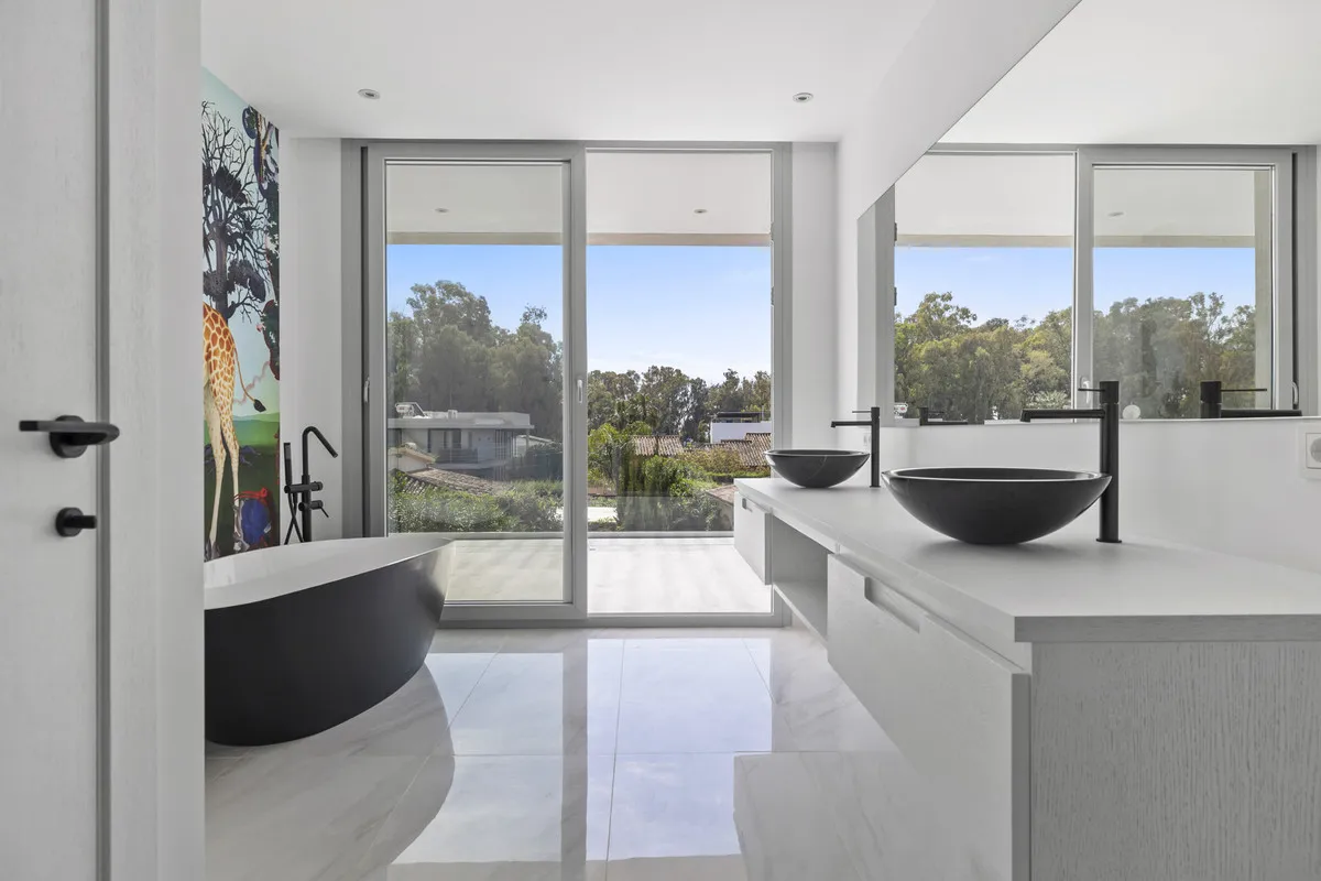 248f8737-7276-4568-978c-ef0b084f833d