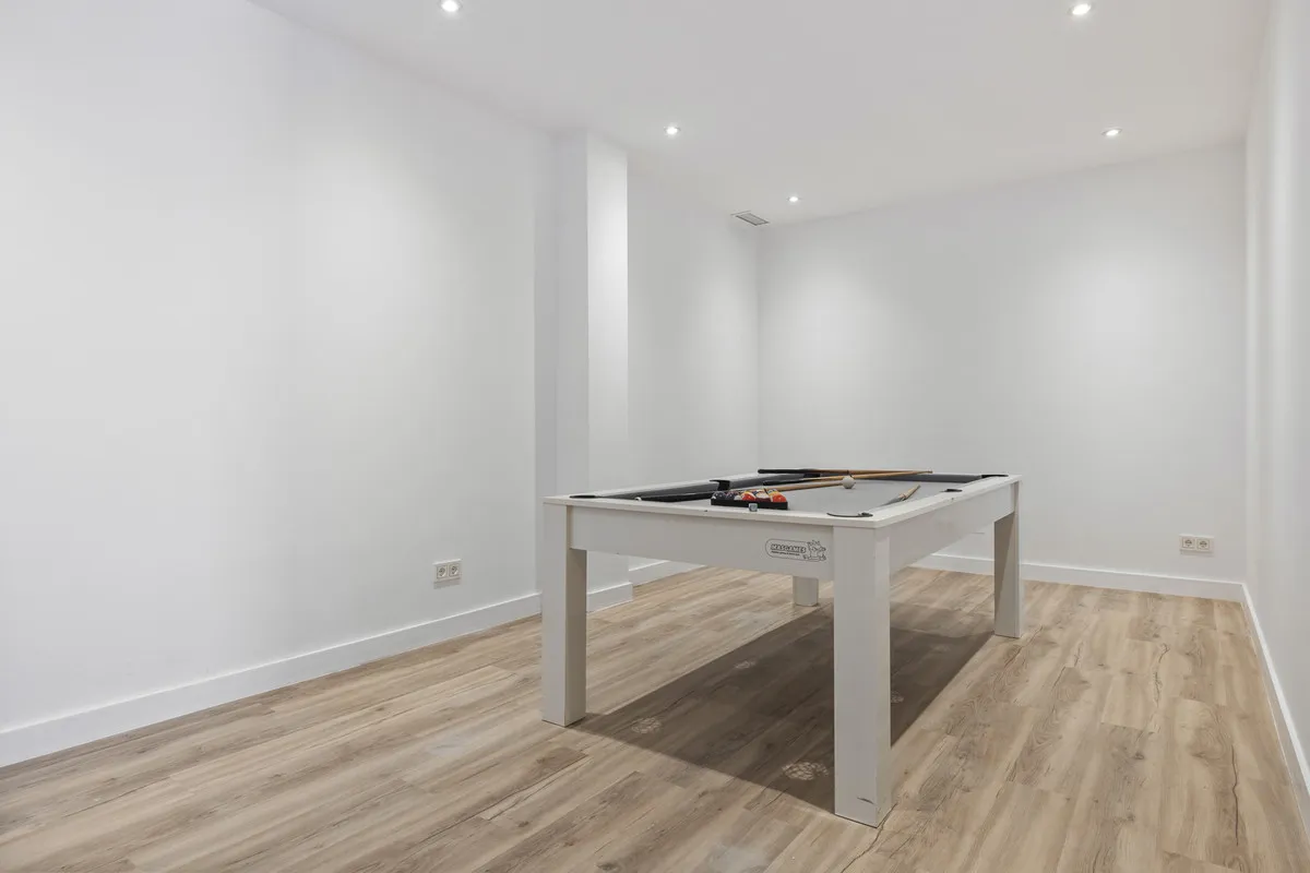 3fa33b7c-0142-427e-82d2-f5d3337f0b70