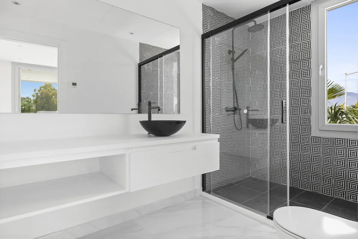 c2fb3172-ff01-4d8c-b6f8-b5564f830313