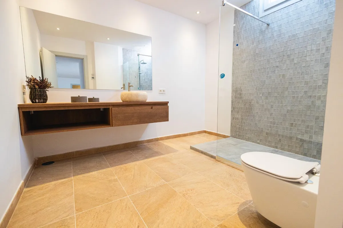 01bd0a40-4ad1-4140-8c1c-fe05e6b745c3