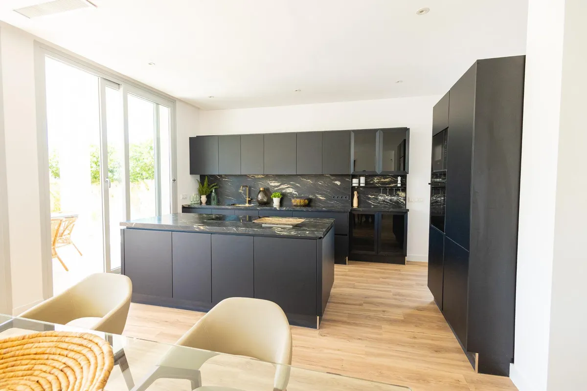 35af6d7a-c235-4ba6-8795-c28c49bc8531