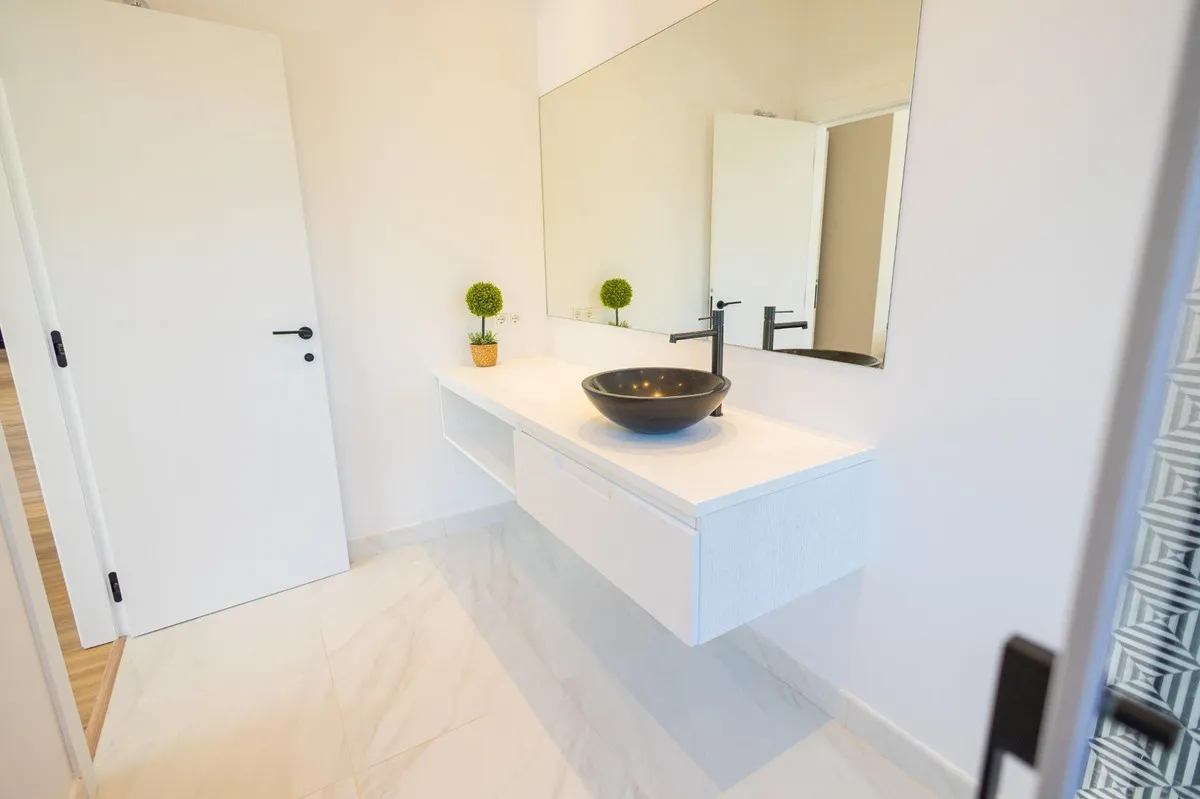 8ea1aba5-ec9d-47cd-ba22-e4b35858f877