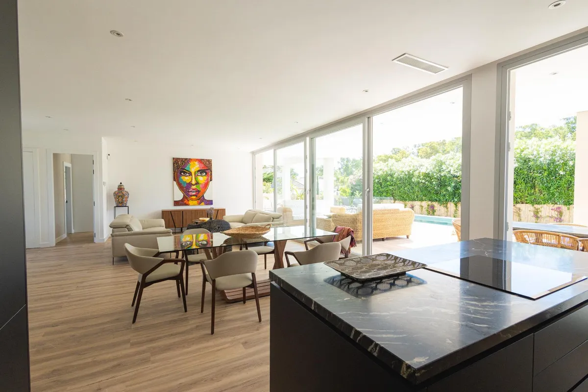 c04eb13d-6df0-47a7-877c-9275d471cd9d