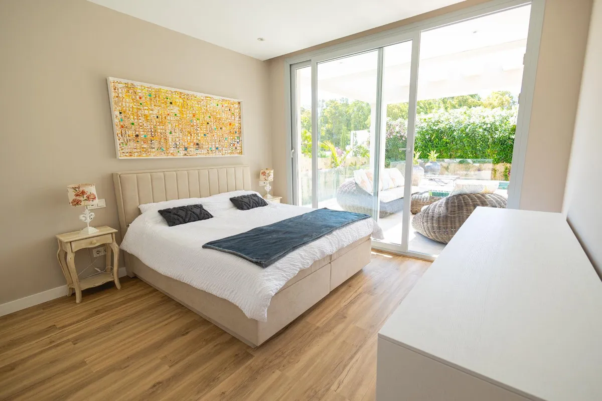 ed5584b4-f1d2-46f7-9122-15b15891b17a