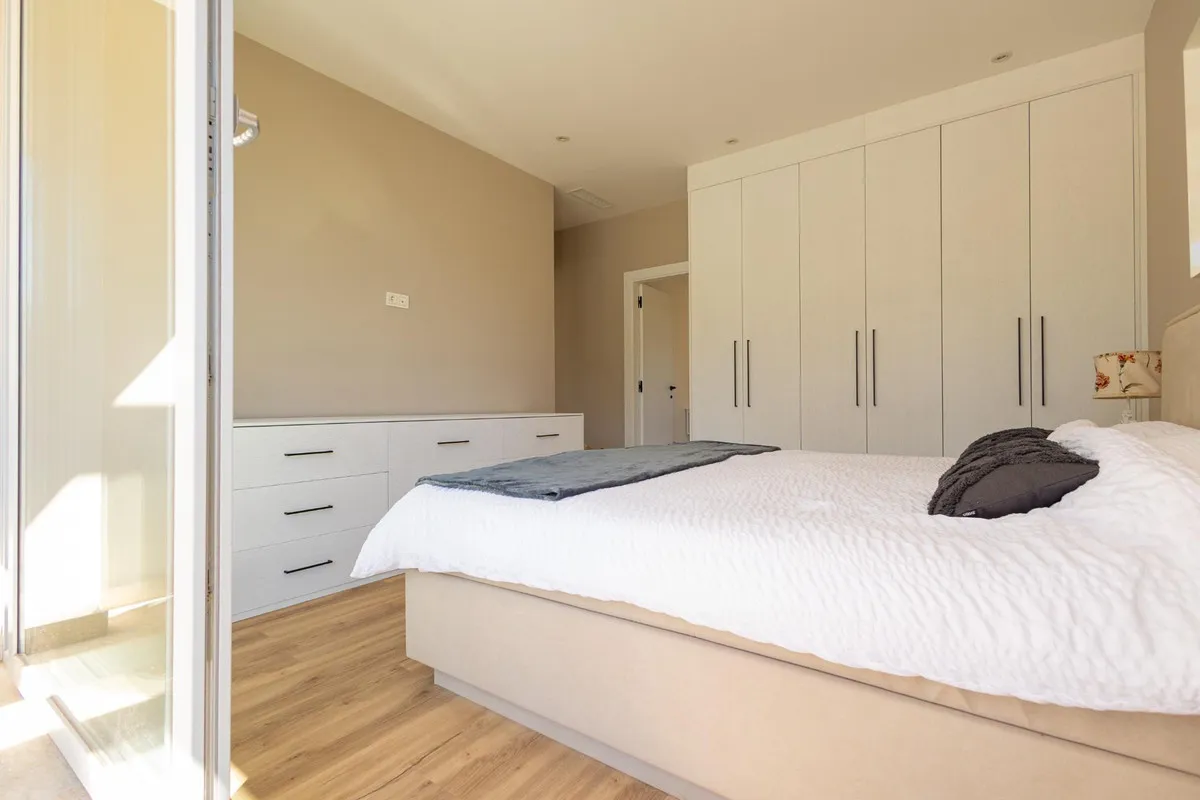 efb530cb-f063-44d5-94bd-d8cf87d012d2