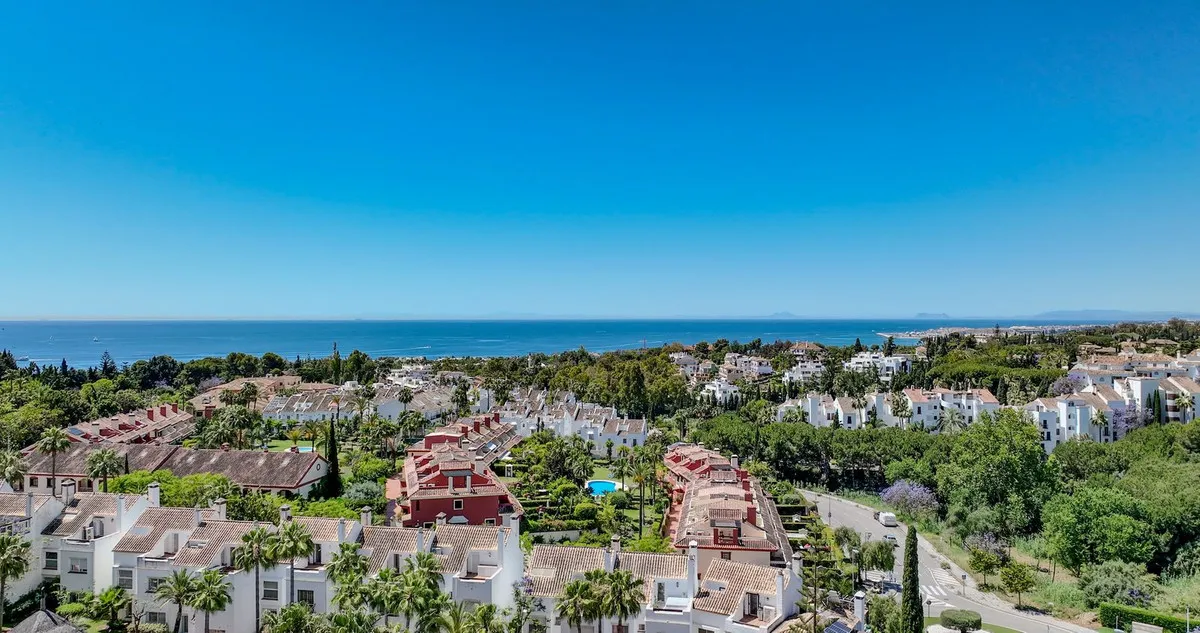 f0678f8c-a052-42f0-89e0-ebf374027a7a