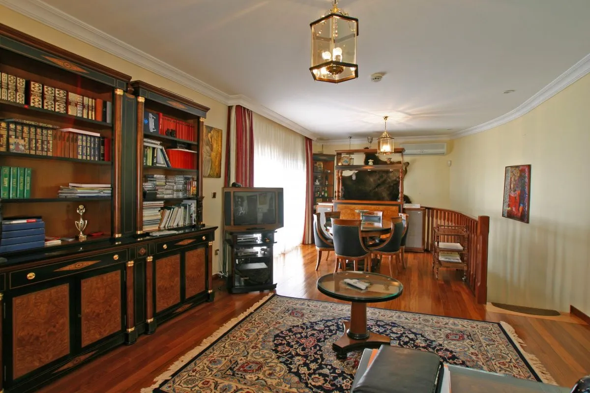 d9986f53-eca1-458e-8a98-67f061094d3a