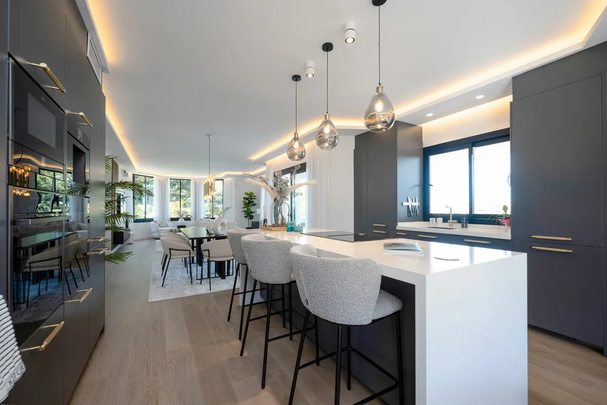 0edb7483-08ea-4343-9c89-7078476fde7b