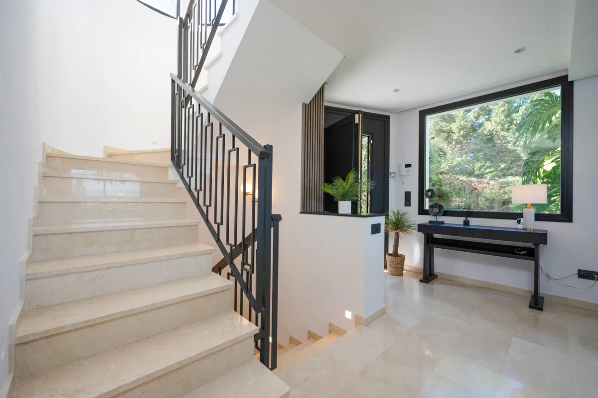 1c7479d6-8a7f-4e79-82e2-fb21c48e3ea3