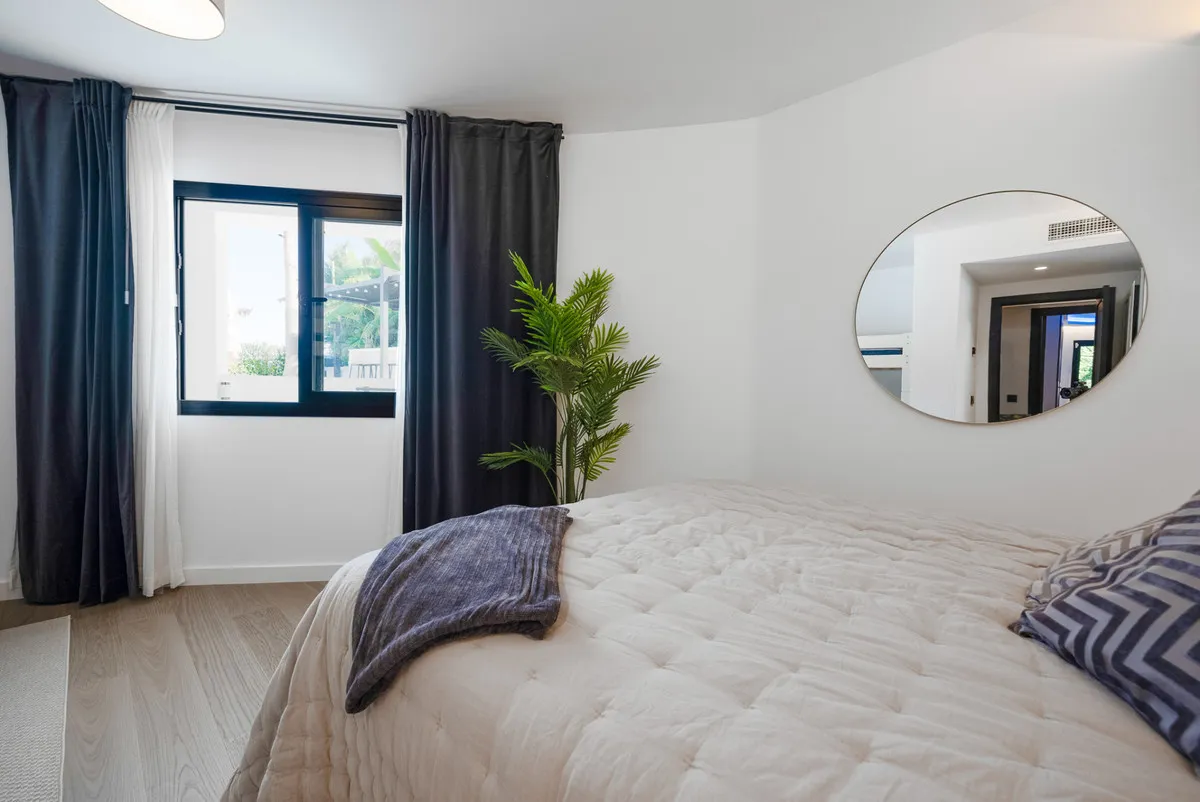 49d2490d-551b-4da4-b2ef-da8fa966f570