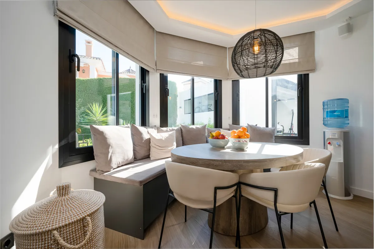 6c04953c-336d-4bd4-9330-e49f076f8a92