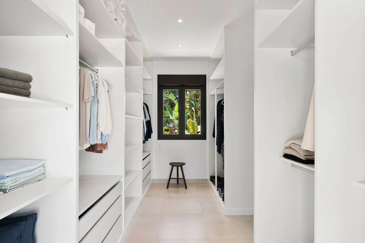 137b404b-aef4-414d-89fb-83f9cdfc7f21