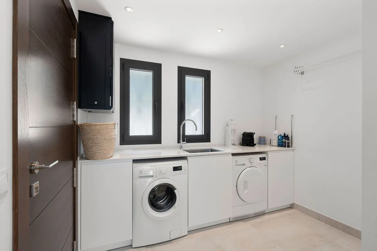 5aa543b0-201c-49bb-ad48-87c48b5ce5a2