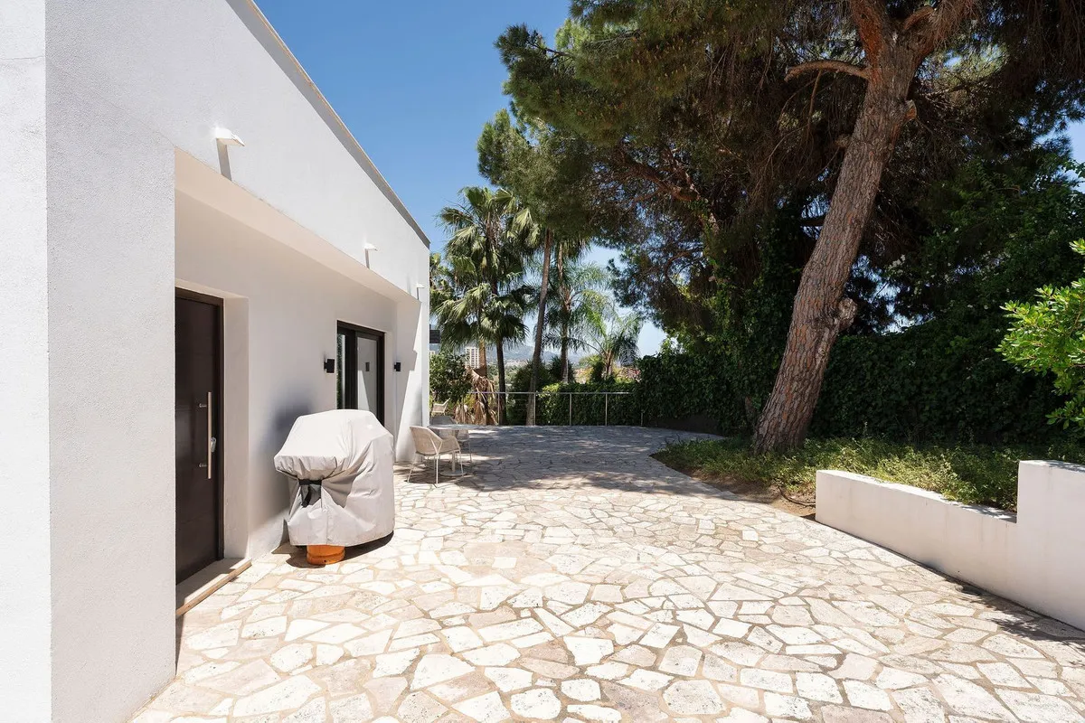 60a6cb39-b762-4922-815f-b5b7321b6a35