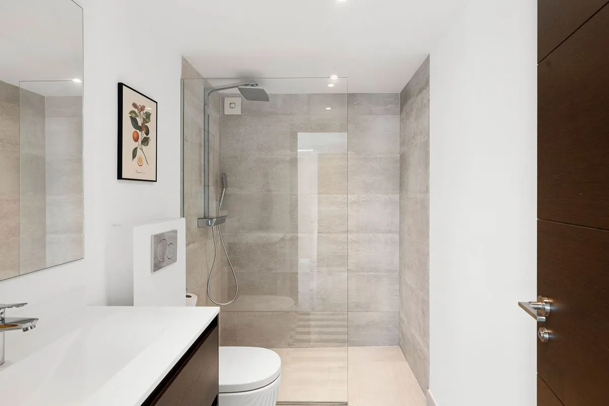 81ae2a6c-6aae-4ae3-ada0-7c2c22d7769c