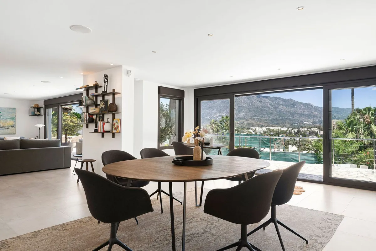 971ad3d9-f263-4c93-8425-6ae528b0dc7c