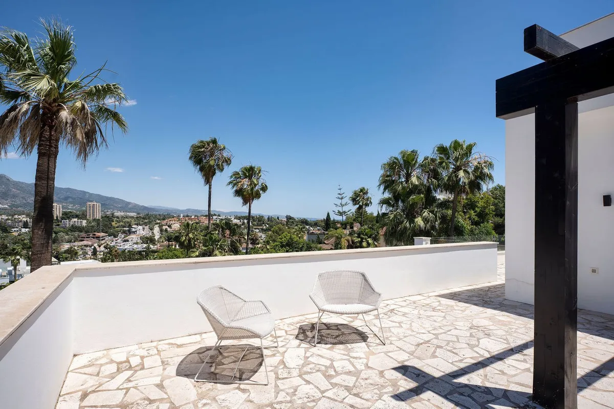 c438b9ad-c2e1-4659-9e21-76733d35918e