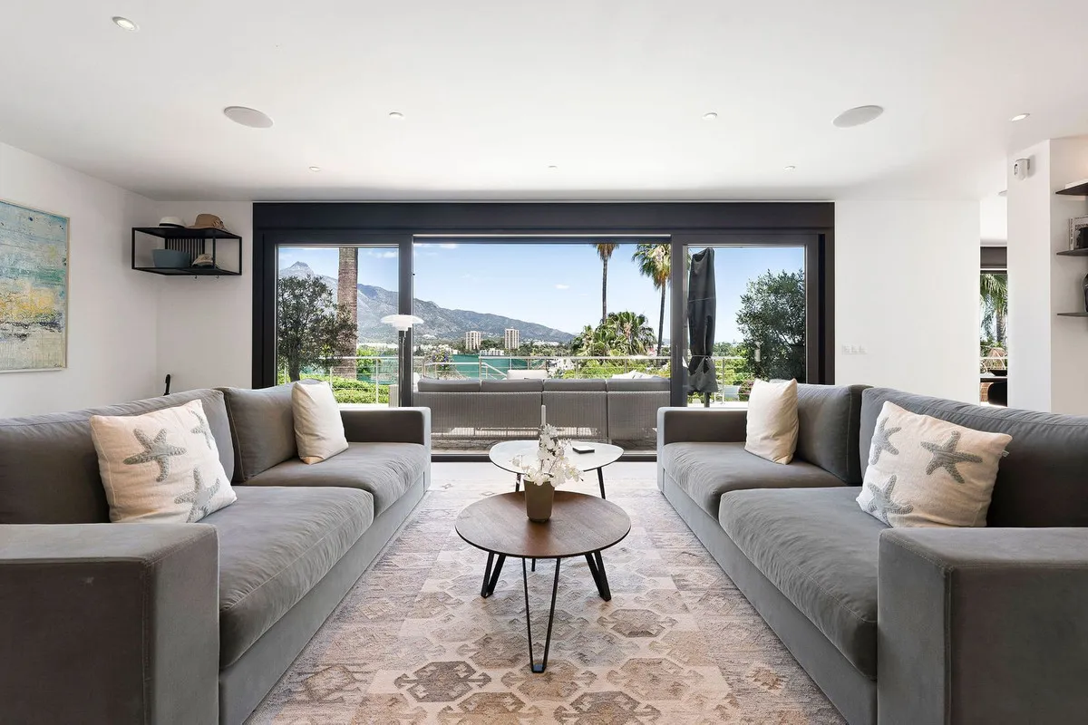 c93c0484-b0d6-4e75-ab0a-e6741b9000b6