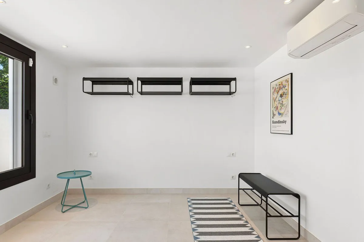 dc437bd9-ba0f-4ab7-b7e1-0e444103f719