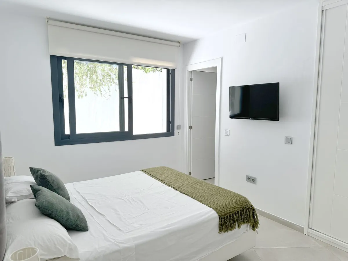 15b455c5-90a5-486a-9685-fa663ca5a447