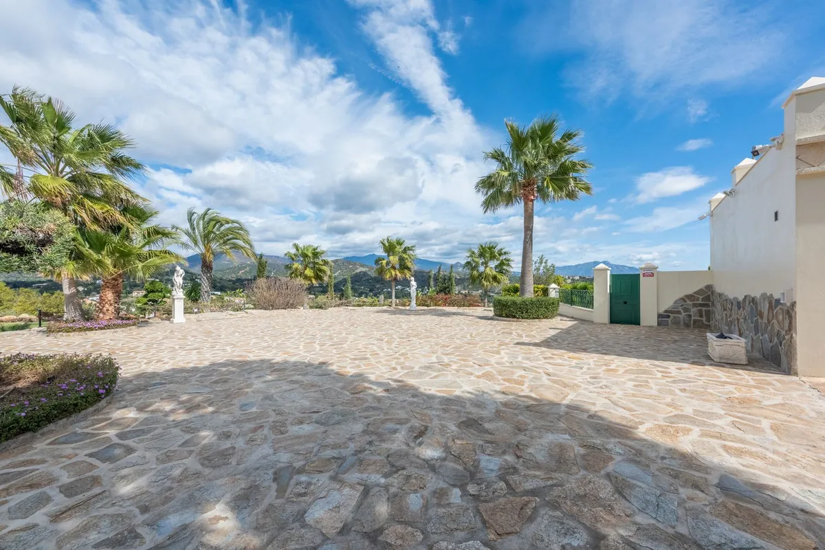 1d961afe-d9c2-4542-b186-93a8e69b6efe