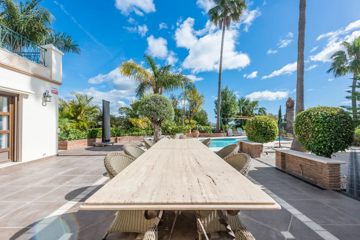 b8742cf9-c34c-4736-99d4-bcd0ae2703a0