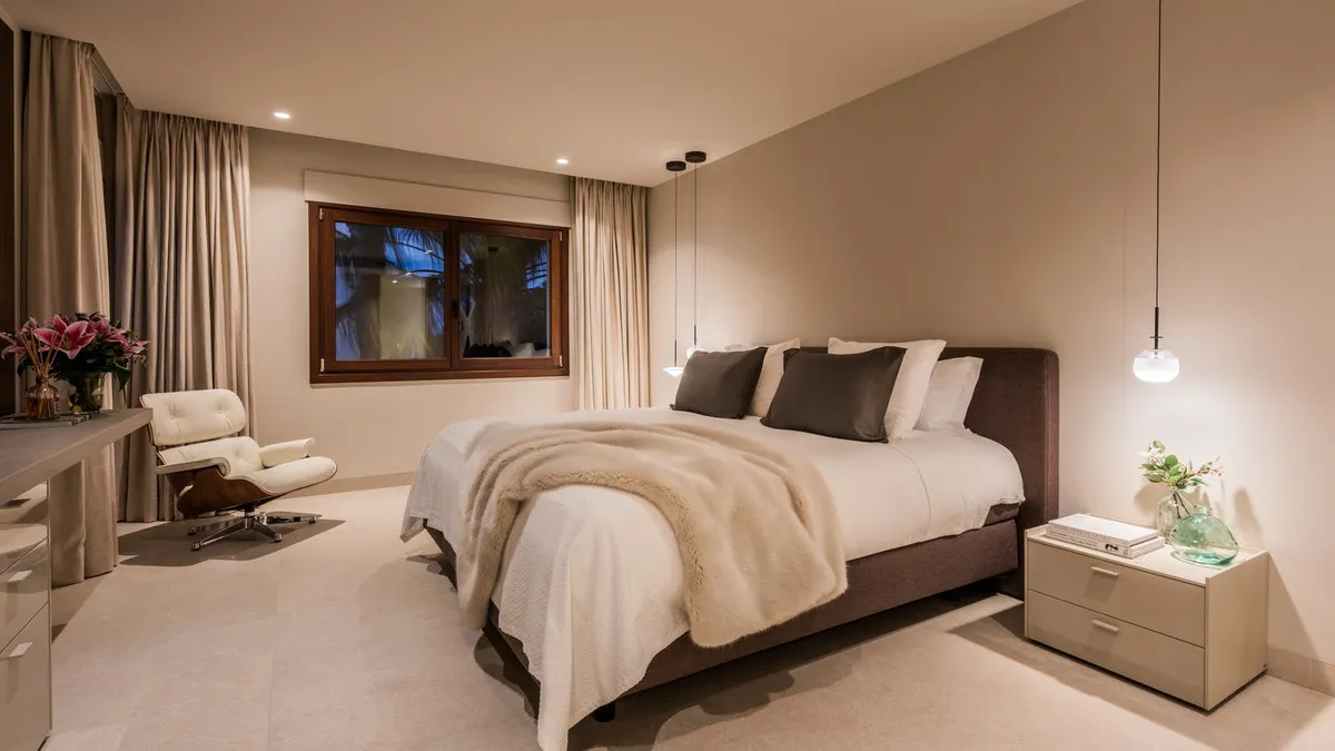 229006e0-78c7-4f77-a43b-89893a3220d0