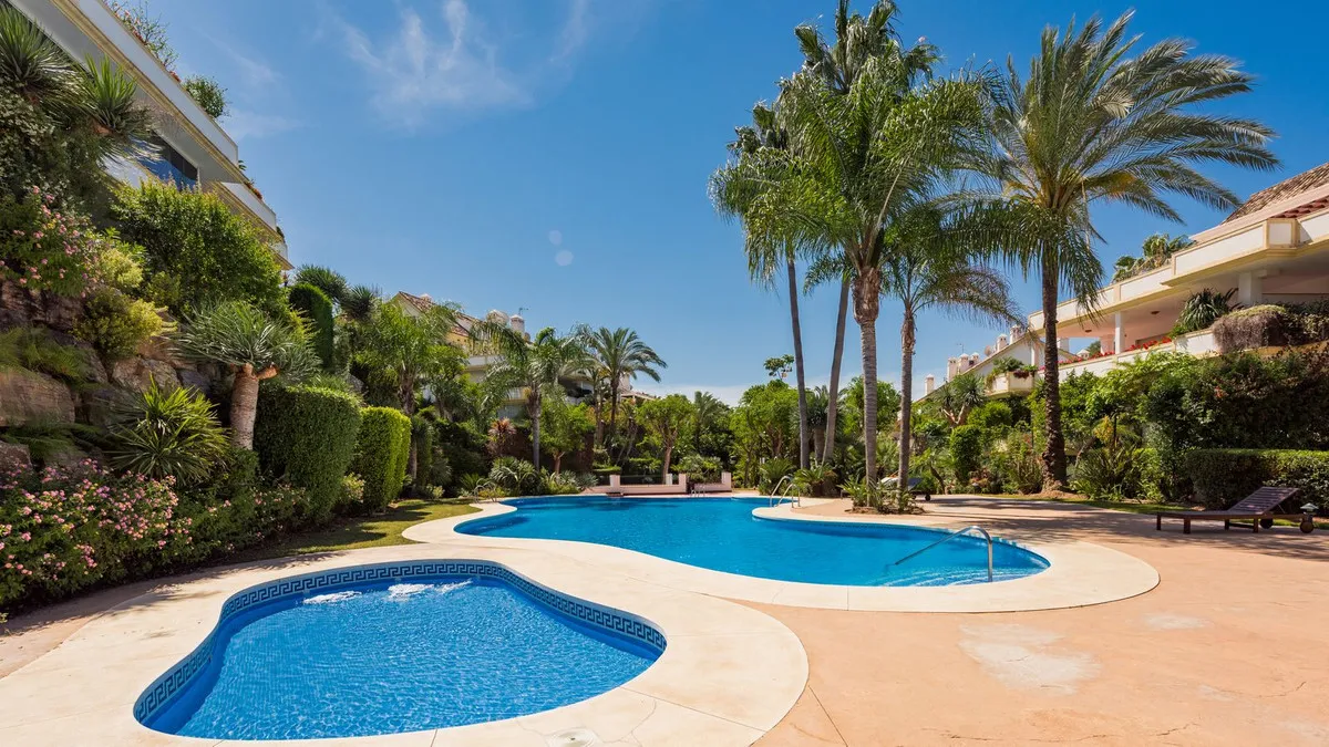 5d267511-c6f5-46cb-8f8c-ce89a16a9f4d