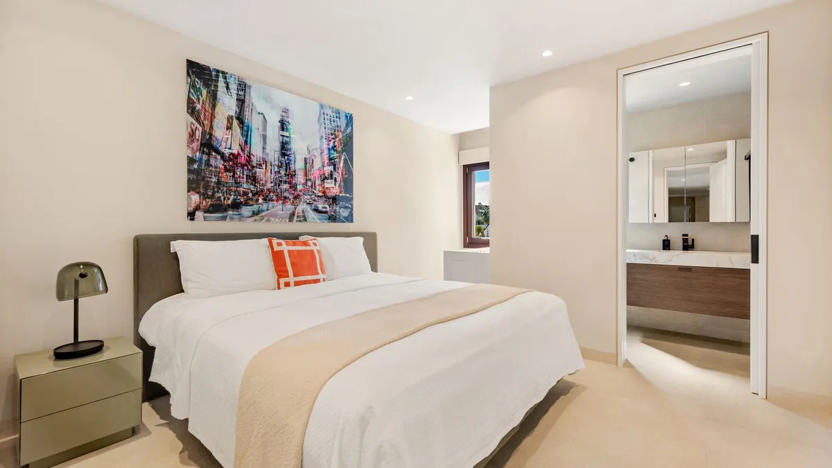 b8e6ca1d-5a7f-4cec-9b62-6bd865e67bc2