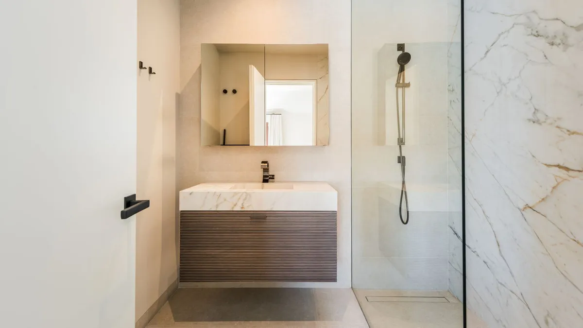 cb4db5b3-fb68-46d8-b243-364b4ccb262f