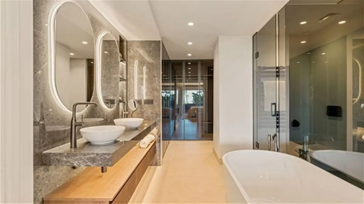 d53942ea-f615-4ab2-858c-40806bf46b02