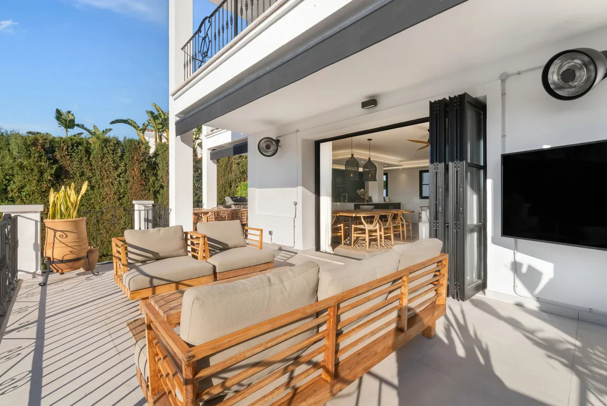 1ec999ce-281a-4ab9-a716-e3db8835ea94