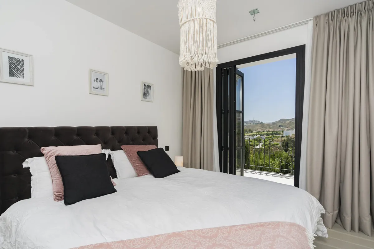 76450523-9d81-4a6f-b4af-61ea73029470