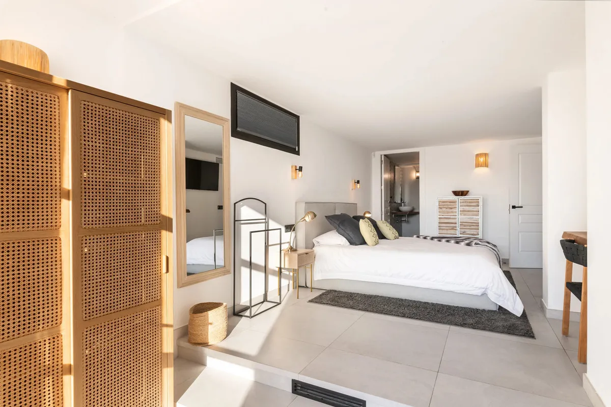 9f2dfa1e-b145-4283-8da2-53ba81e63c82