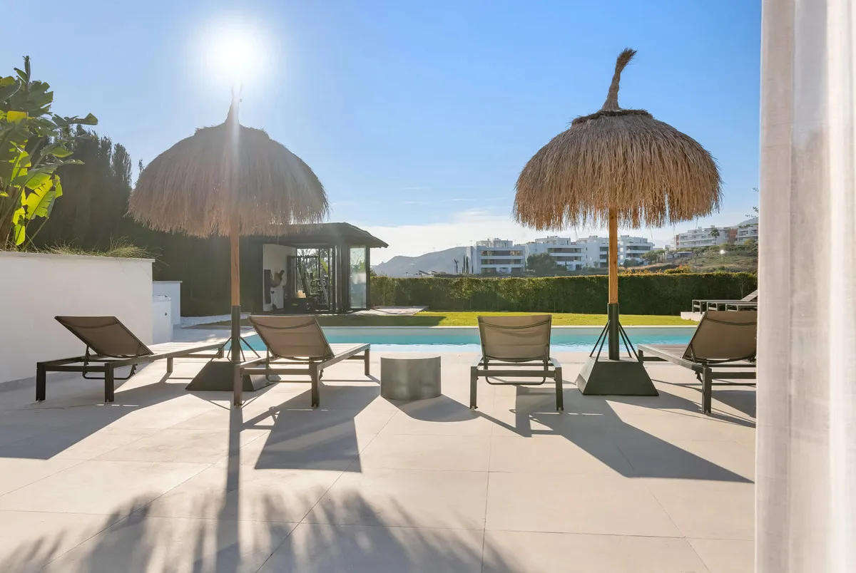 cebf4190-f40c-49a0-9681-67ca595c8c9c