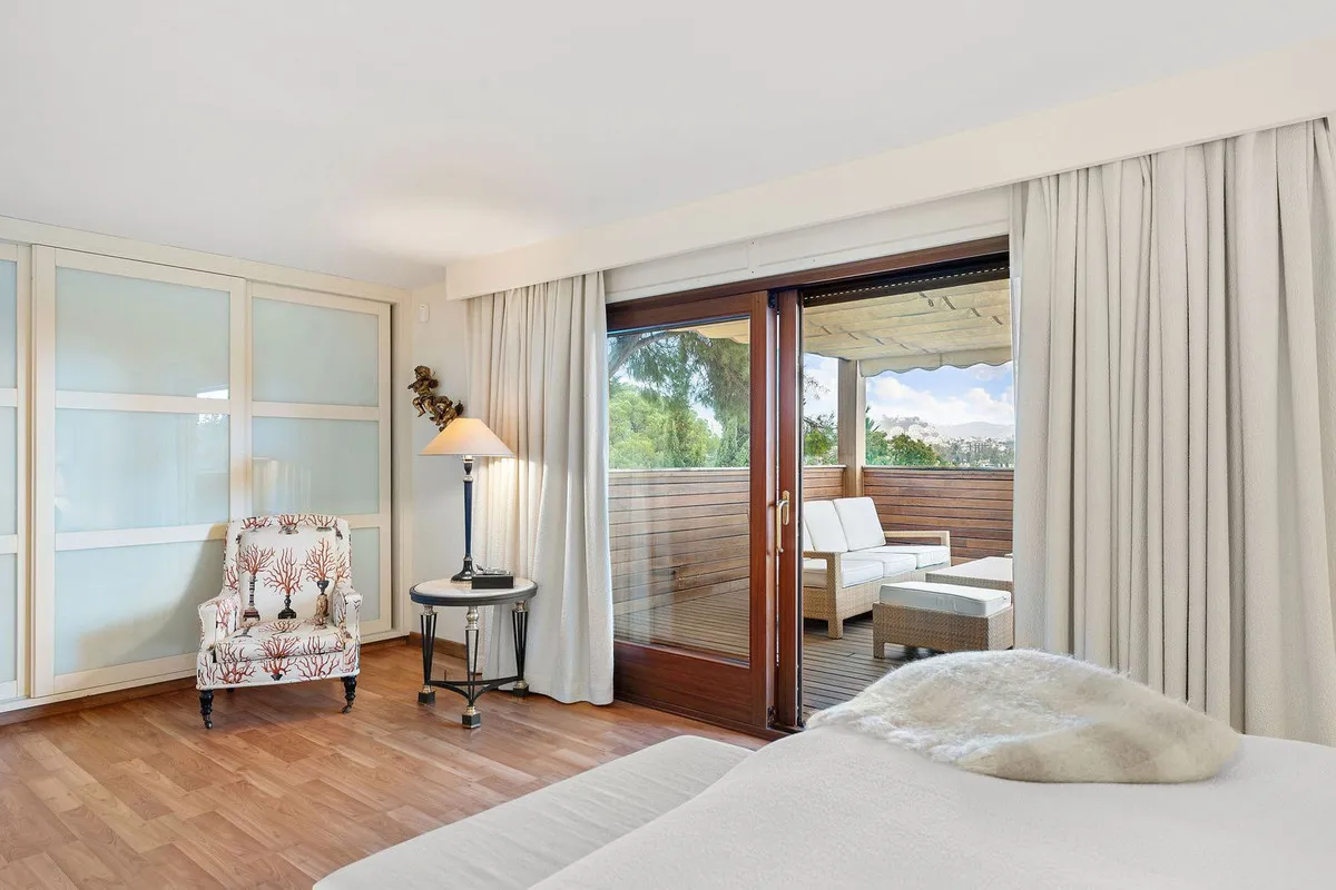 0808e8f1-a377-44a1-8751-9c7ee819e903