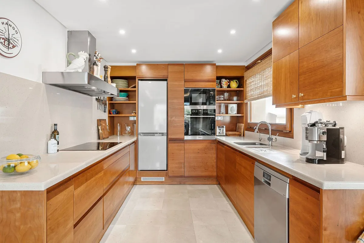 54698966-b38d-494b-98a4-70a177ecdc43